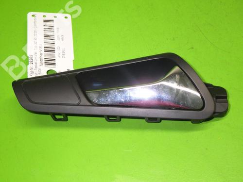 Used Front right interior door handle VW PASSAT B6 (3C2) 2.0 TDI (140 hp) 6381769