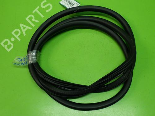 Used Rubber door seal OPEL GRANDLAND / GRANDLAND X (A18, P1UO) 1.2 (75) (131 hp) 16894177