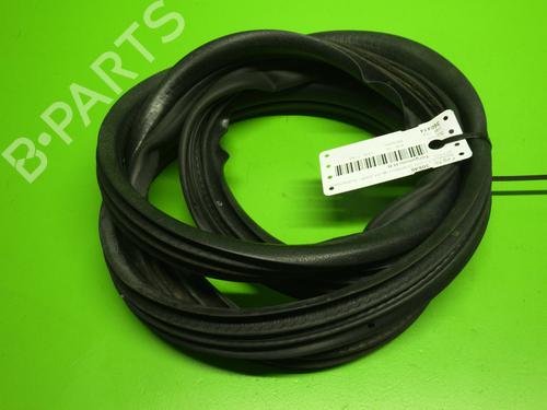 Used Rubber door seal RENAULT CLIO III Grandtour (KR0/1_) 1.2 16V (KR0P) (101 hp) 14735498