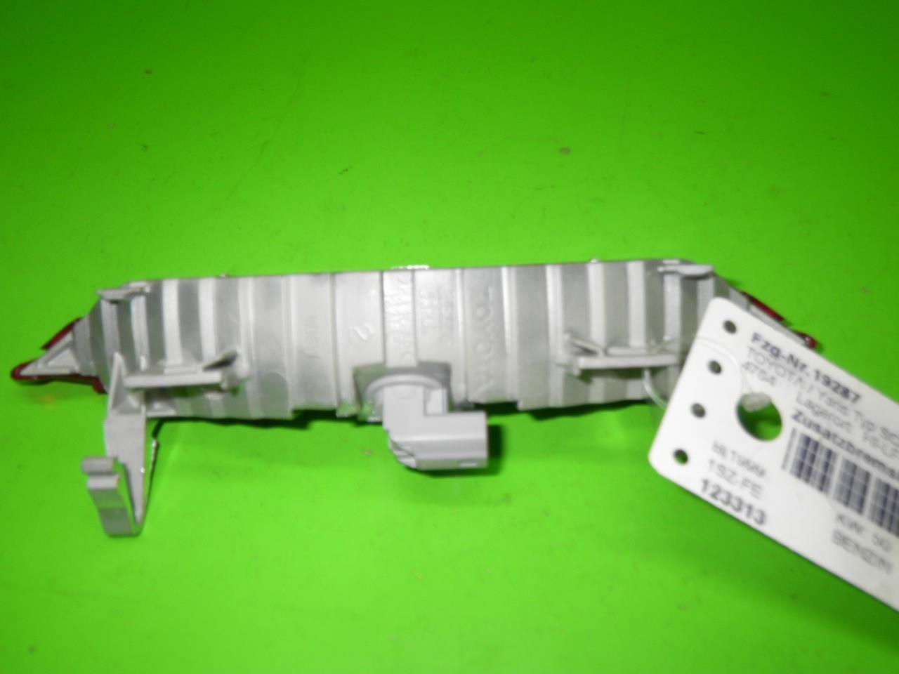 Third brake light TOYOTA YARIS (_P1_) 1.0 (SCP10_) TOYOTA 815700D011