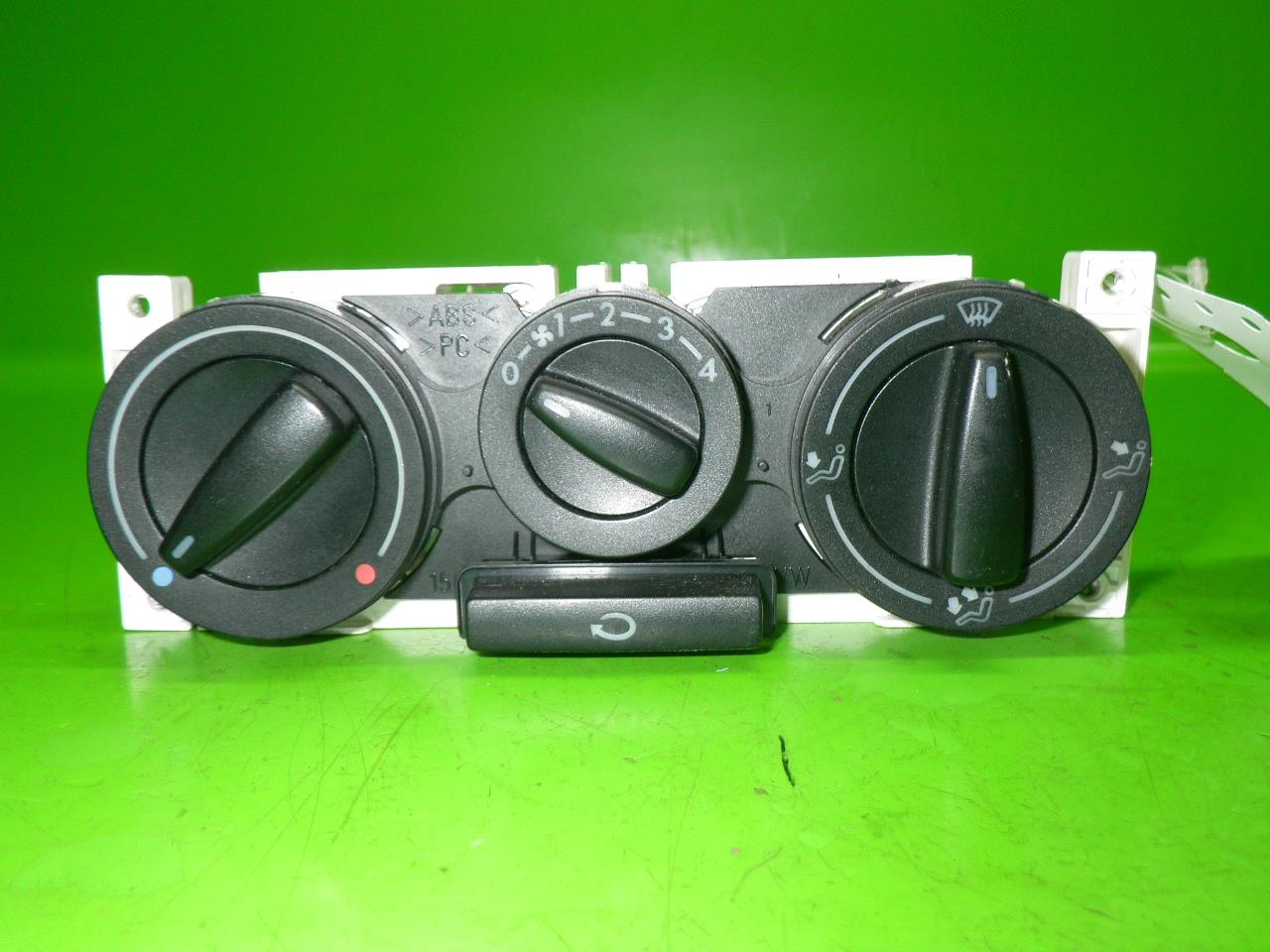 Golf 4 Temperature Control Module Climate control VW GOLF IV (1J1) 1.4 16V 6364137 | B-Parts