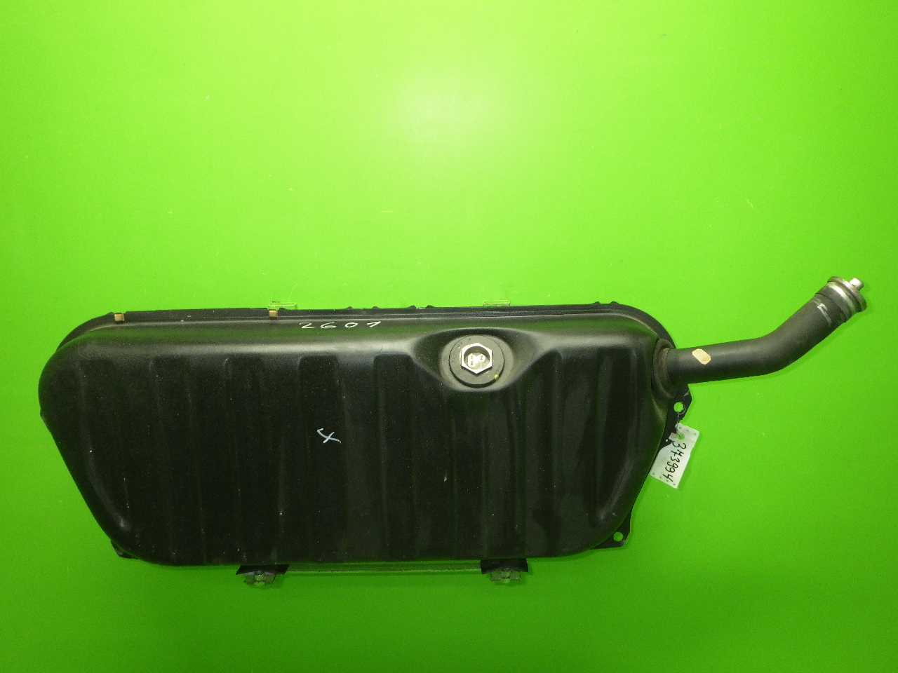 Fuel tank MERCEDES-BENZ 190 (W201) E 1.8 (201.018) 8511899 | B-Parts