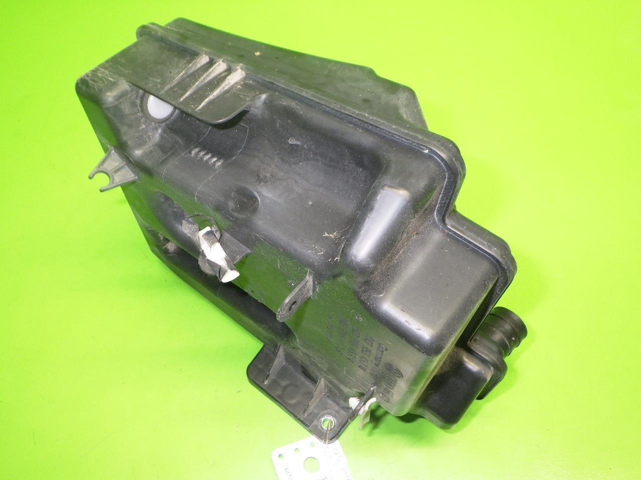Windscreen washer tank AUDI A3 (8P1) 1.9 TDI 6394724 BParts