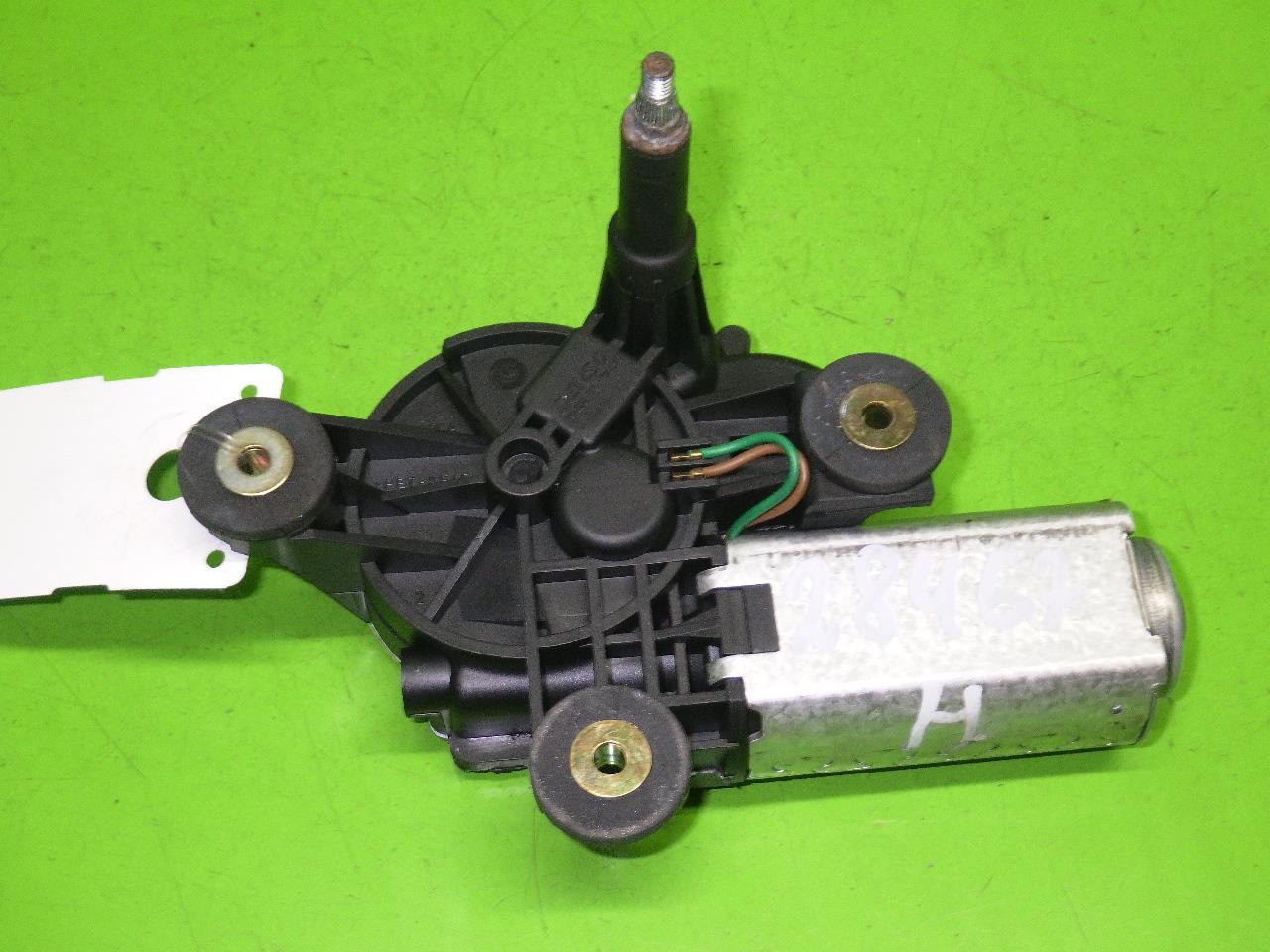 thumbnail interactive-video image 1 of Universal Rear Wiper Arm & Blade For Fiat Panda 169 – 32.5cm – Complete Kit 1 of 4