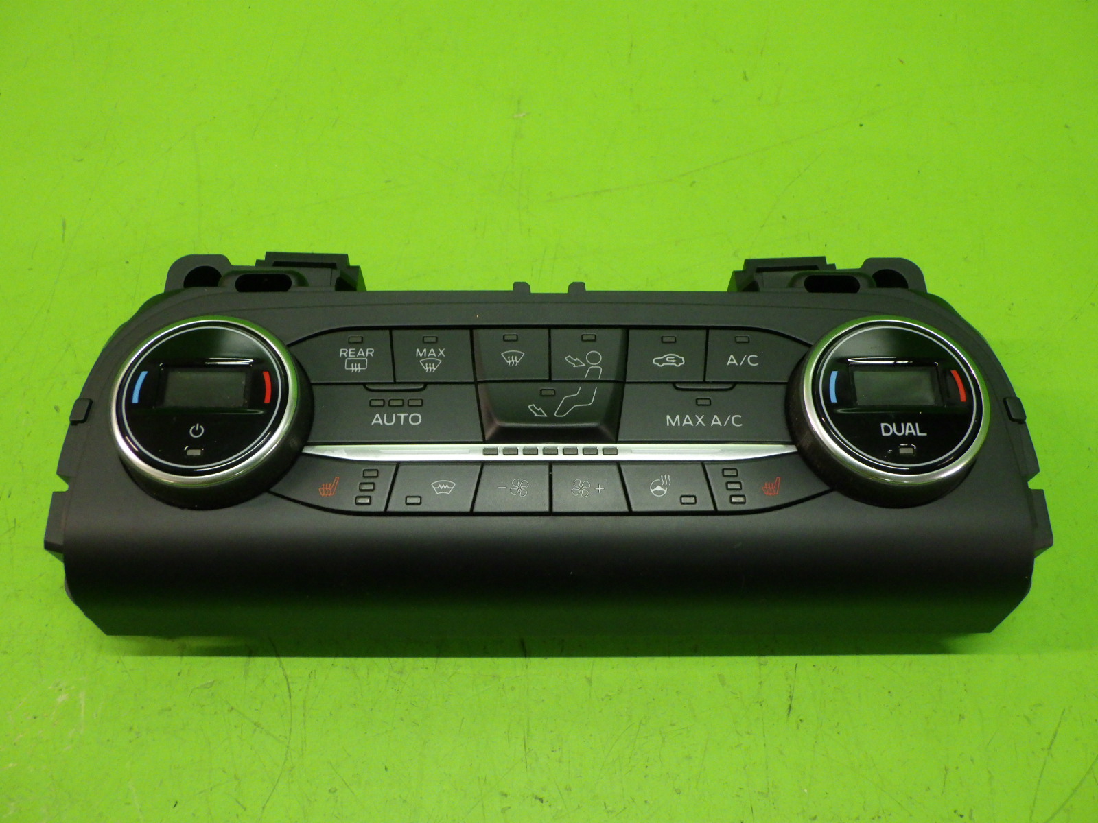 Climate control FORD KUGA III (DFK) 2.0 EcoBlue mHEV 13943145 | B-Parts