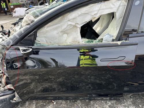 Used Left front door Left front door TESLA MODEL 3 (5YJ3) EV AWD (351 hp) 33565532 33565532