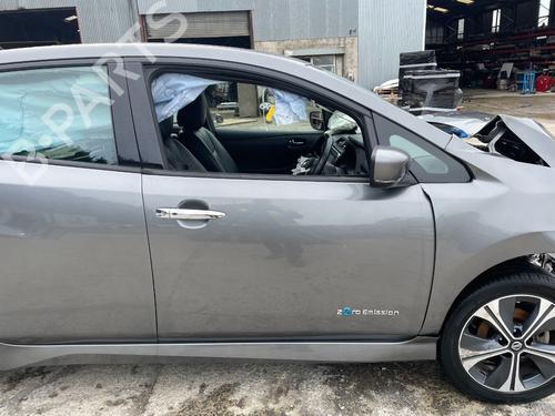 Puerta delantera derecha NISSAN LEAF (ZE1) Electric (150 hp) 29695225