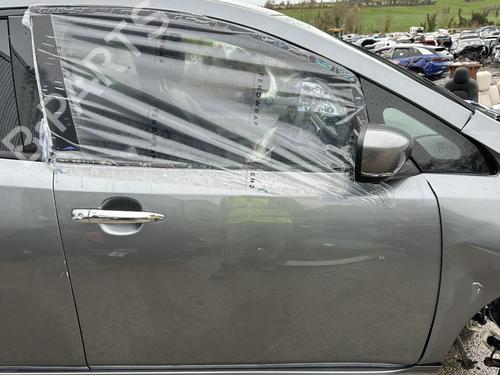 right-front-door-nissan-leaf-ze1-2017-33158610 main image