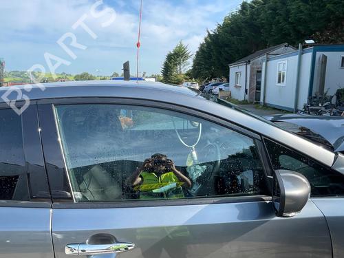 dr-rude-hjre-foran-nissan-leaf-ze1-2017-29694227 main image