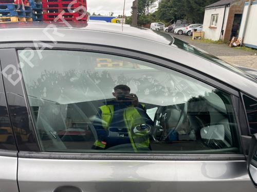 dr-rude-hjre-foran-nissan-leaf-ze1-2017-29694527 main image