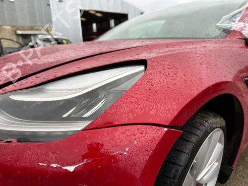 Forskærm venstre TESLA MODEL 3 (5YJ3) EV Performance AWD | BP32005880C41 