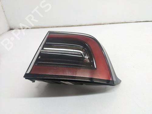 Høyre baklys TESLA MODEL 3 (5YJ3) EV AWD | BP31820932C35 