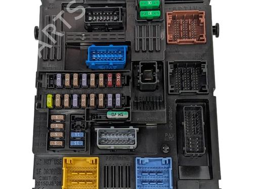 Sikringsdose PEUGEOT 2008 II (UD_, US_, UY_, UJ_, UR_, UC_) e-2008 (UKZKXZ) (136 hp) 29690543