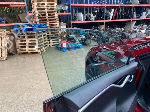 Inne TESLA MODEL S (5YJS) 85 | BP29692130O1 