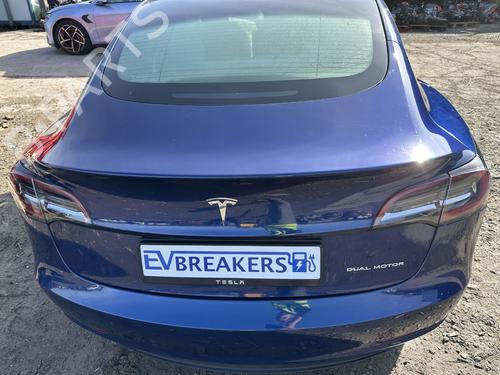 Guarnecido del maletero Guarnecido del maletero TESLA MODEL 3 (5YJ3) EV AWD (351 hp) 33279896 33279896
