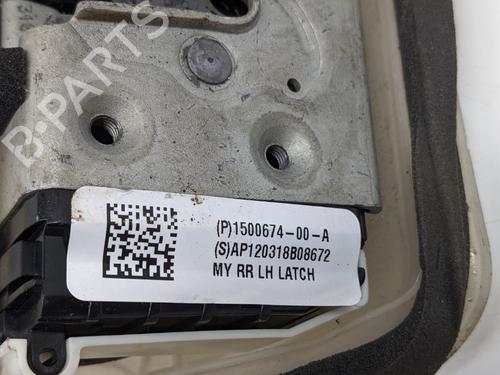 Venstre bak utvendig håndtak TESLA MODEL Y (5YJY) Long Range All-wheel Drive | BP29689346C130 