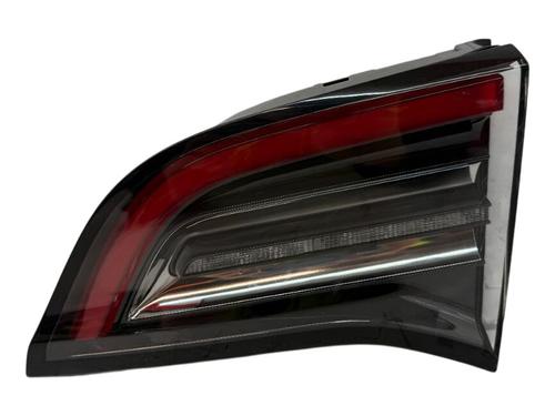 Used Right taillight Right taillight TESLA MODEL 3 (5YJ3) EV AWD (351 hp) 33683687 33683687