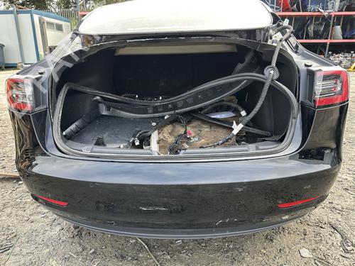 Used Rear bumper Rear bumper TESLA MODEL 3 (5YJ3) EV AWD (351 hp) 33565529 33565529