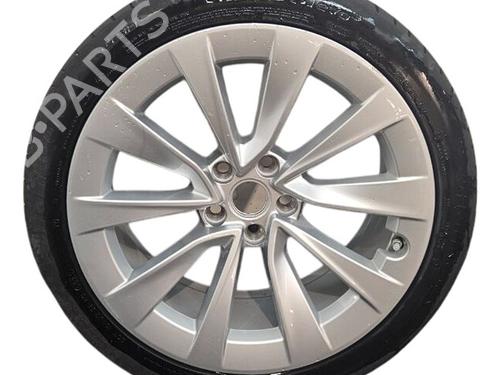 Cerchio TESLA MODEL 3 (5YJ3) EV (261 hp) 30841738