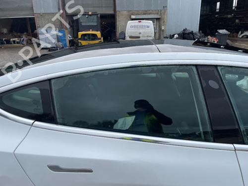 Dør rude højre bagtil TESLA MODEL 3 (5YJ3) EV AWD (351 hp) 30333807