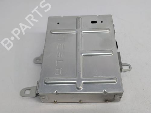 Radio TESLA MODEL Y (5YJY) Long Range All-wheel Drive | BP29692521E6