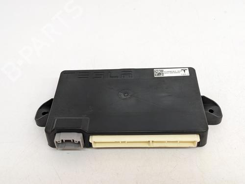 Elektronisk modul TESLA MODEL X (5YJX) P90D AWD | BP30093503M83 