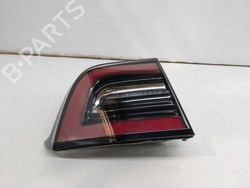 Venstre Baklys TESLA MODEL 3 (5YJ3) EV AWD | BP29694732C34 