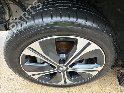 Fælk NISSAN LEAF (ZE1) Electric | BP32487337C45 