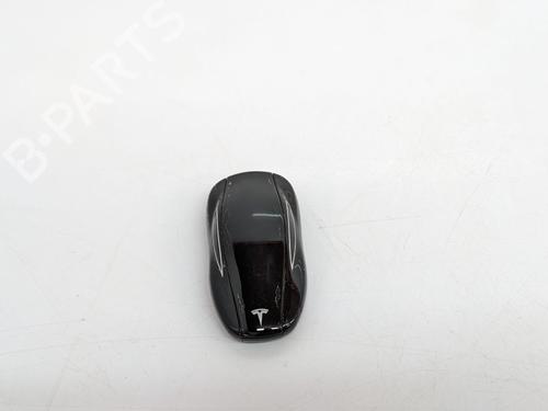 Inne TESLA MODEL S (5YJS) 85 | BP30868743O1 