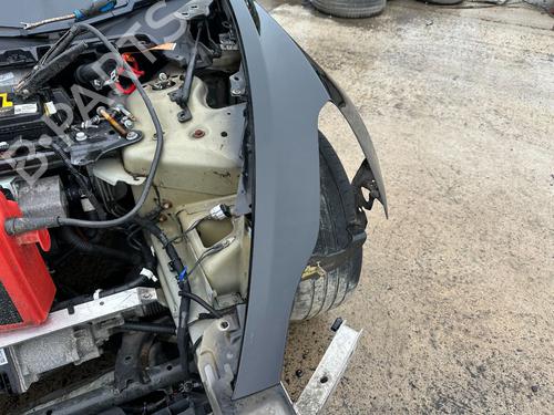 Guarda-lamas esquerdo TESLA MODEL 3 (5YJ3) EV | BP32433416C41