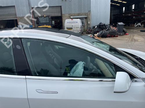 Dørrute Høyre foran TESLA MODEL 3 (5YJ3) EV AWD (351 hp) 30768489