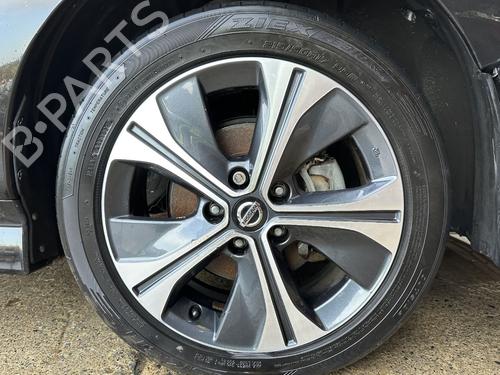 flk-nissan-leaf-ze1-2017-32433406 main image