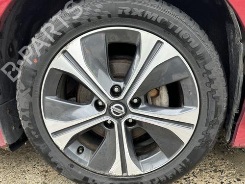 flk-nissan-leaf-ze1-2017-32487342 main image