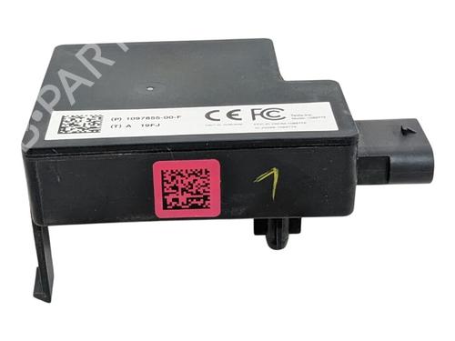Module électronique TESLA MODEL 3 (5YJ3) EV AWD (351 hp) 29694183