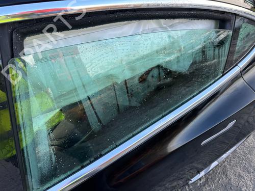 Deurruit links achter TESLA MODEL 3 (5YJ3) EV Performance AWD | BP30825611C20