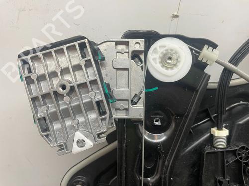 Rudehejsemekanisme venstre bagtil TESLA MODEL Y (5YJY) Long Range All-wheel Drive | BP29689540C24 
