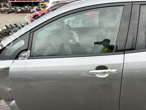 left-front-door-nissan-leaf-ze1-2017-33158609 main image