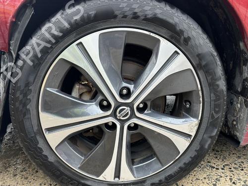 flk-nissan-leaf-ze1-2017-32487344 main image