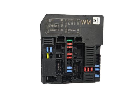 Used Fuse box NISSAN LEAF (ZE1) Electric (150 hp) 29689242