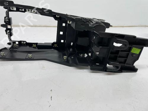 Mittelkonsole PEUGEOT 208 II (UB_, UP_, UW_, UJ_) e-208 | BP29690996I22 