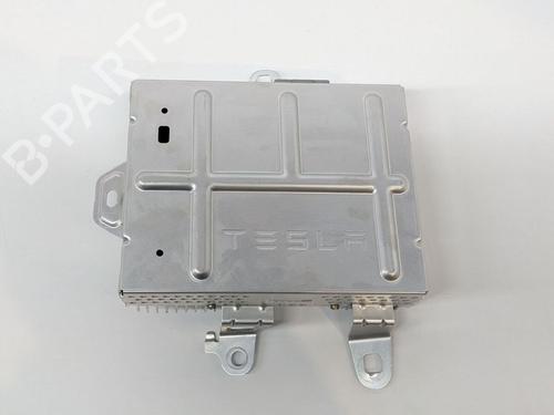 Bilradio TESLA MODEL Y (5YJY) Long Range All-wheel Drive | BP29689058E6