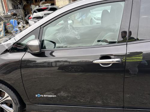 left-front-door-nissan-leaf-ze1-2017-33250166 main image