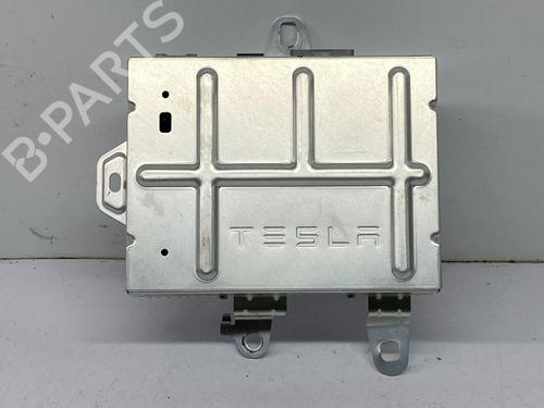 Radio TESLA MODEL Y (5YJY) Long Range All-wheel Drive | BP29691699E6