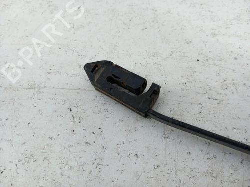 Used Front windshield wiper arm SAAB 900 I (AC4, AM4) [1979-1993]  28768404