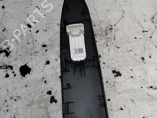 Used Right front window switch MAZDA 3 Saloon (BL) 1.6 MZR CD (BL14) (116 hp) 28753535