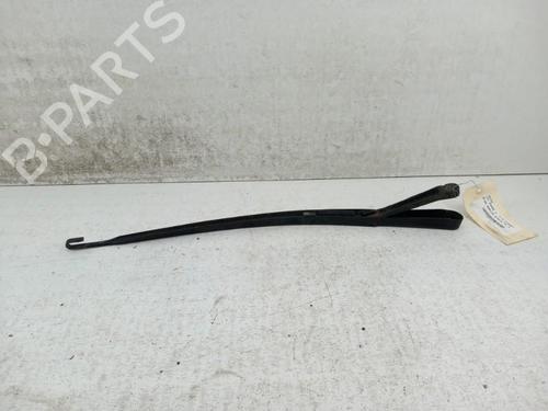 Used Front windshield wiper arm ALFA ROMEO 147 (937_) 1.9 JTD (937.AXD1A, 937.BXD1A, 937.AXV1A, 937.BXB1A,... (115 hp) 28768430