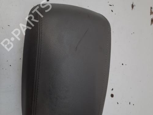 Used Armrest / Center console KIA CARENS III MPV (UN) 2.0 CRDi 140 (140 hp) 28776010