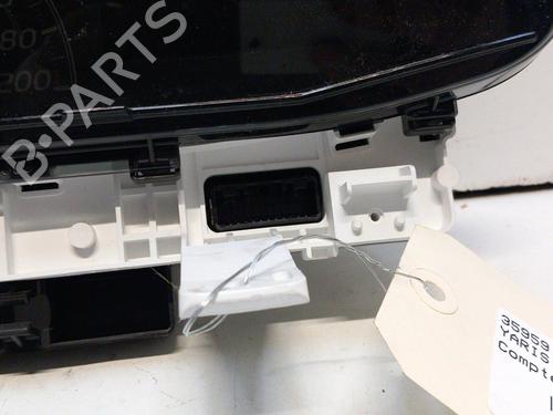 Instrumentenkombination für TOYOTA YARIS (_P9_) 1.4 D-4D (NLP90_, NLP90R) (90 hp) 28755974