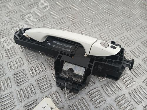 front-left-exterior-door-handle-mercedes-benz-c-class-w204-2007-2008-2009-2010-2011-2012-2013-2014-2015-38529973 main image