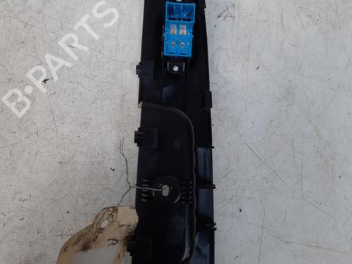 Used Right rear window switch KIA CARENS III MPV (UN) 2.0 CRDi 140 (140 hp) 28751957